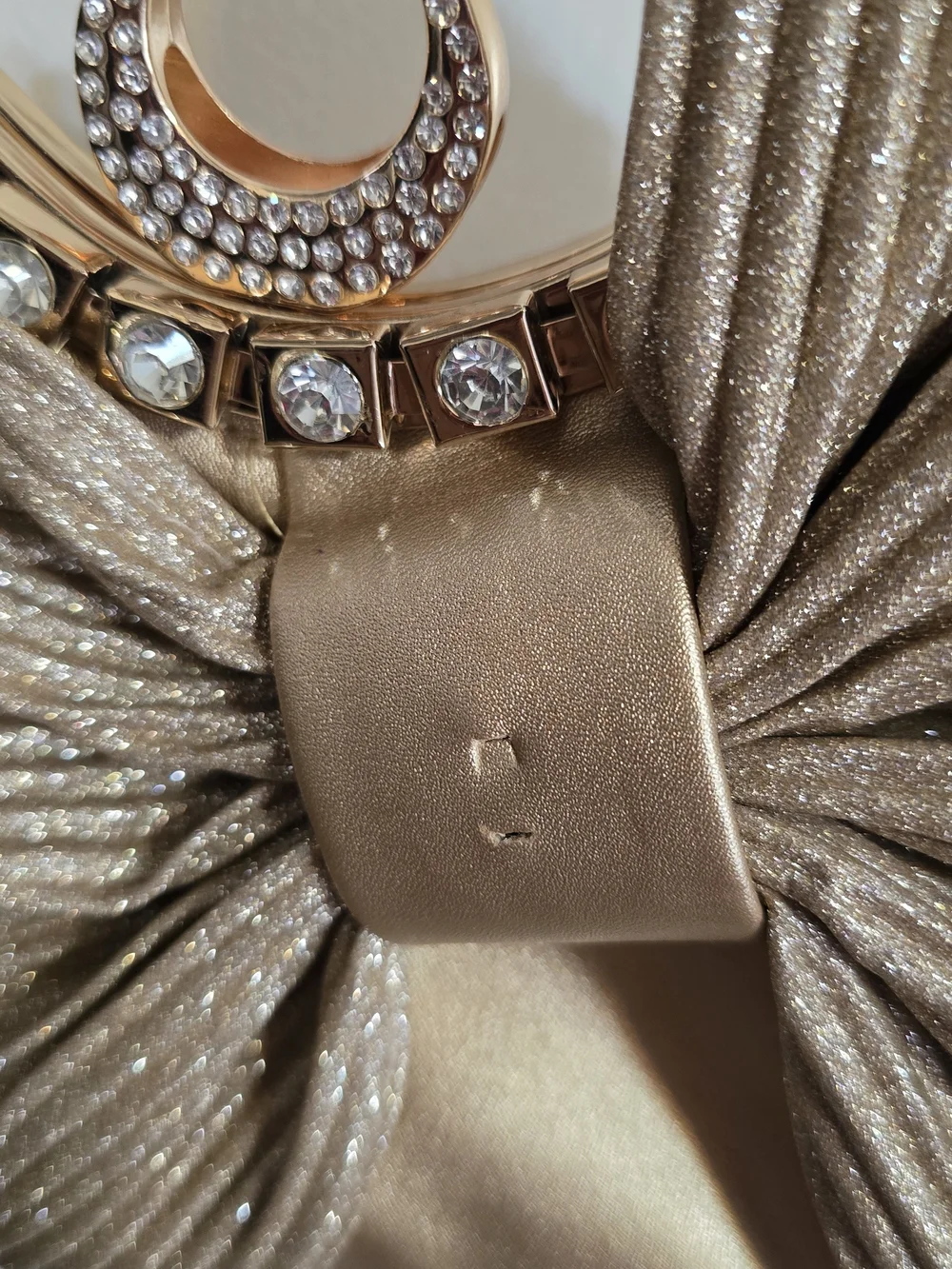 N/A elegant gold